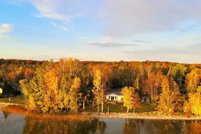 Image de The Taylor Cottage: Most Breath-Taking View On The Lake