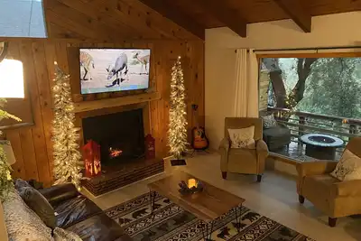 Image de New Cozy Modern Cabin~ Pet Friendly ~ Newly Remodeled