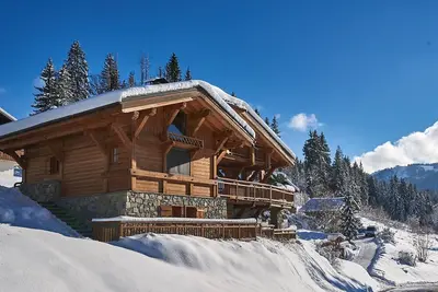 Image de Chalet Vinson de luxe 5 étoiles. Les Gets (jacuzzi)
