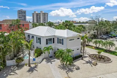 Image de Canal Upper-Gorgeous 3 bed 3 bath near Sk Village