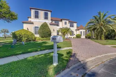 467- Luxurious, Huge over 6500 sq. ft. private home