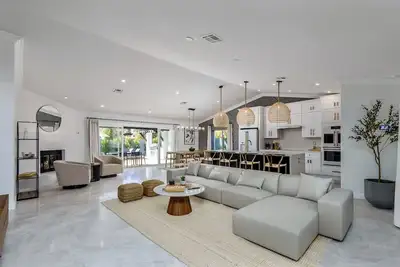 Image de Modern Luxury Retreat, Heated Pool, Near Old Town