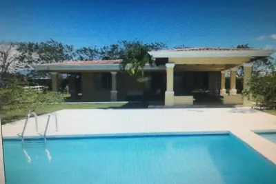 Image de Farm, house and swimming pool, 45 minutes from beaches, 15 minutes from Airport