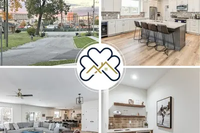 Image de Luxury Estate with Stadium/Tdj Views | Sleeps 20+