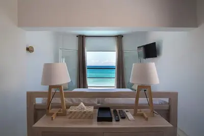 Beach Front 6 bedrooms - Unique and Beautiful
