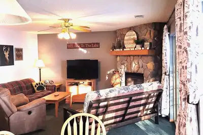 Image de Lazy Bear Lodge on snow/Utv trails and lake
