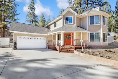Image de Mockingbird Getaway Big Bear- Hot Tub- Games- Walk to Activities
