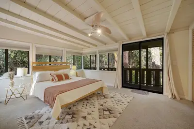 Image de Cozy Woodland Escape, Hot Tub, Redwood + Water Views, mins from spas in Napa