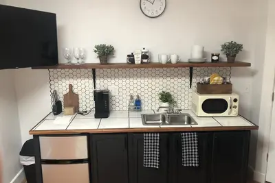 Image de Clean Studio with Kitchenette and Fresh Patio!