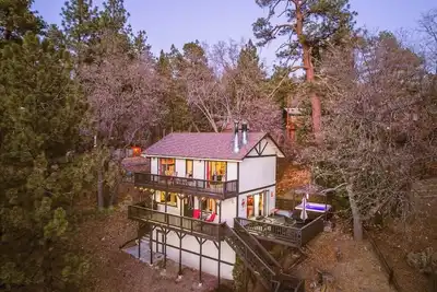 Image de ⛷️Serene View Chalet W/Hot Tub ⛰️ ⛄️