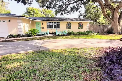 Image de Artist owned home near beaches