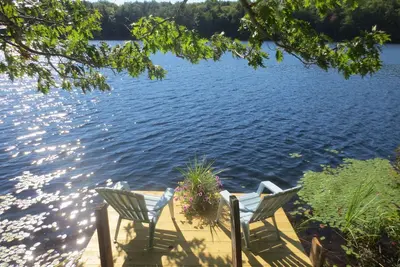 Pinetree Suite- located on the Lake, surrounded by pine trees. . . Perfect