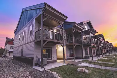 Image de Beautiful 3 story townhome 5 minutes from town and Payette Lake!