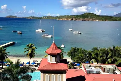 Image de Luxury villa in quaint Caribbean cove