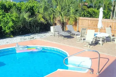 Image de Private Pool home close to shopping, and restaurants! Beach is 1 mile walk-bike