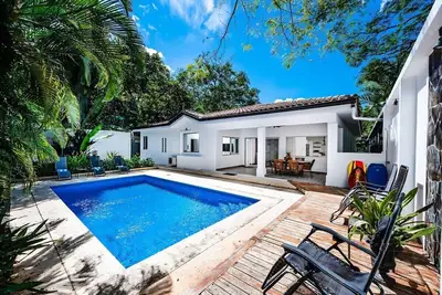 Image de Renovated Family Home, Bbq - Pool
