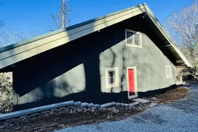 Image de Blast-from-the-Past Bungalow! Sleeps 10.