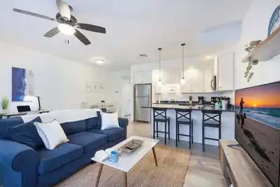 Image de Steps to Beach | King Bed | Hampton Beach Hideaway