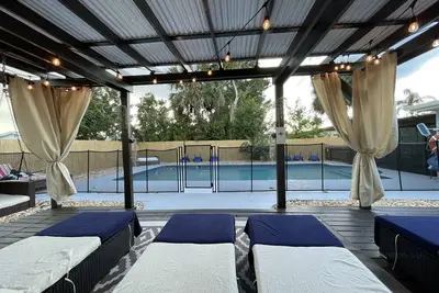 Image de Zenzone~spa~by the beach~heated pool~hot tub-spacious & updated inside