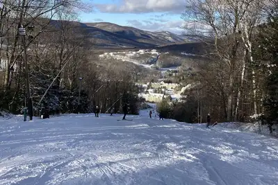 Image de Ski on ski off 1 Br loft condo in the village center with private gated parking
