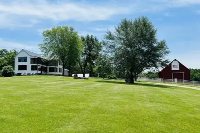 Image de Peaceful Farmhouse - newly renovated with beautiful countryside views