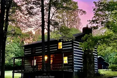 Image de My Old Kentucky Home! Restful Log cabin retreat. .