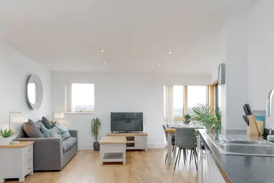 Image de StarHost Residences - Stunning 2 bed apartment in West Mills, Newbury