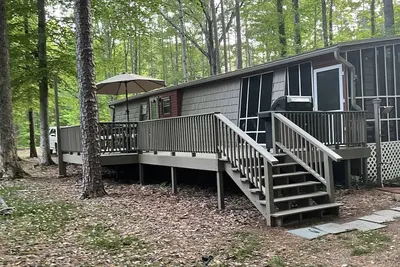 Image de Quaint Kerr Lake Oasis with Private Dock!