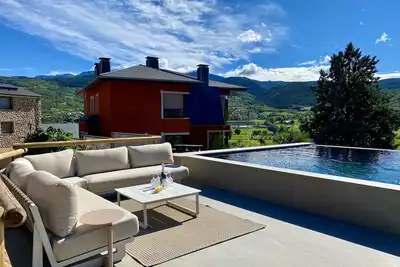 Image de Unforgettable super-sunny wine estate\/luxury villa close to Andorra.