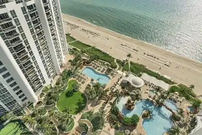 Image de Suite w/ City View at Luxury Beach Resort