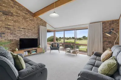Image de 42Billabong-A Slice of Heaven-Pets-Golf-Linen-WiFi
