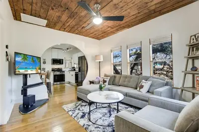 Image de SoCo | Creekside Bungalow - Portoro