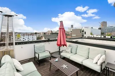 Image de Perch - Centro Guesthouse F: Ws 96! Parking, Rooftop Deck & Pet Friendly
