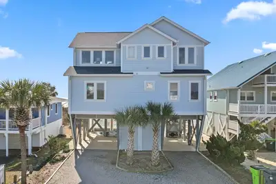 Image de Stunning Ocean Front Home W/ Private Pool 4br 4 1/2 Bath and Brand New Kitchen