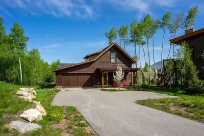 Image de Sage Lodge - Luxury Rental, Walk to Clubhouse!