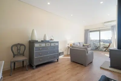 Image de HostWise - Gaya Avenue 201 - Flat w/ Balcony