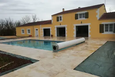 Image de House 300 m², 14 pers 5* piscine chauffée, spa, sauna, salle de jeux et fitness