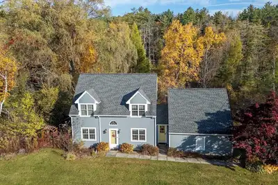 Image de Berkshires Retreat: Firepit, Grill, Screened Deck!