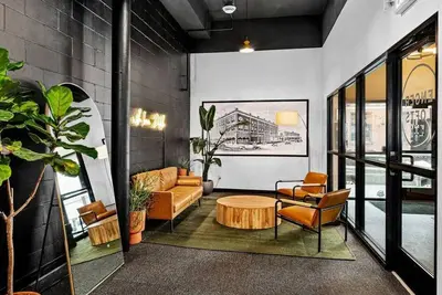 Image de Enger Lofts Hotel 🌲Two Bedroom Loft in the Heart of the Craft District
