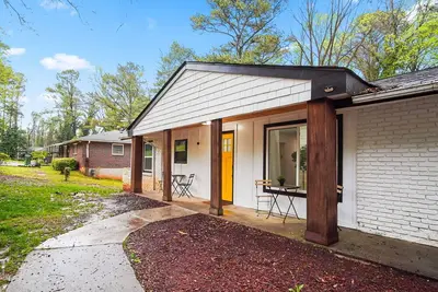 Image de Radiant 3BDx2B 10mins to Midtown w/ freeParking. . 15 mins to Atlanta Beltline