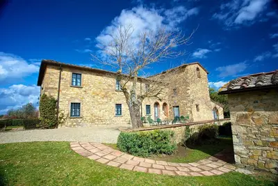 Image de Complexe en campagne Ă San Donato avec 2 chambres Ă coucher, 6 couchages