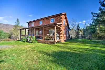 Image de Pet-Friendly New York Cabin w\/ Hot Tub & Game Room