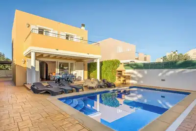 Image de Villa Lorena avec piscine, jardin & Wi-Fi