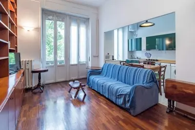 Image de Bright apartment in the Villaggio dei Giornalisti area in Milan.