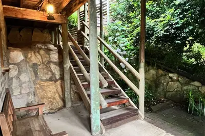 Image de Private Water Front Log Cabin