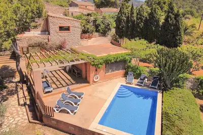 Image de wonderful farmhouse for 10 pax, quiet position in the hills, private pool