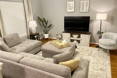 Image de Spacious 4-Bedroom Townhouse
