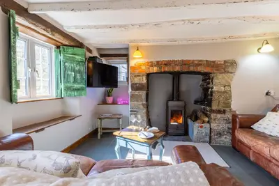 Image de Fuchsia Cottage (Hot tub, Pets) - a cottage that sleeps 4 guests in 2 bedrooms