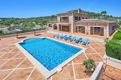 Country house with large private pool and panoramic views