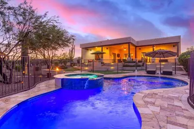 Image de Rustic Desert Estate | Pool, Spa & Game Room